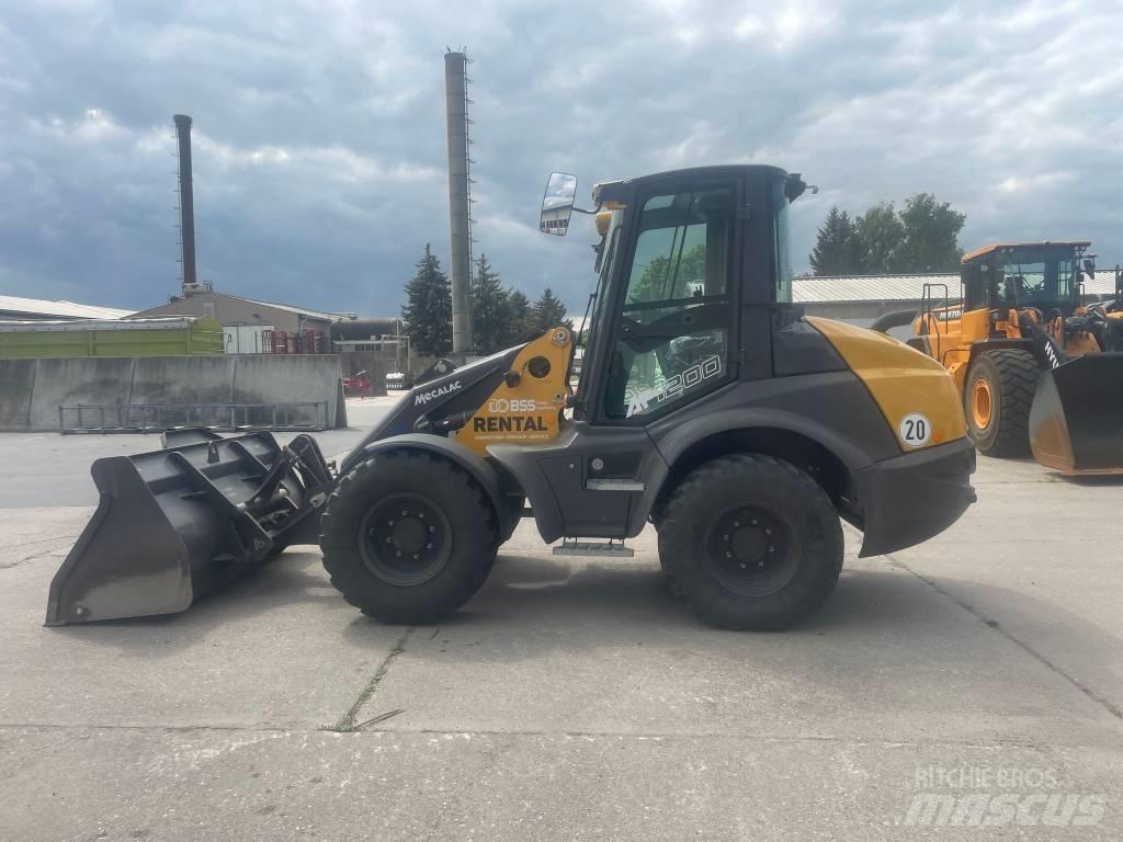 Mecalac AF 1200 Gumikerekes homlokrakodók