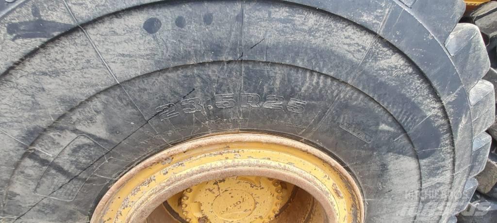 Volvo A 25 F Csuklósdömperek