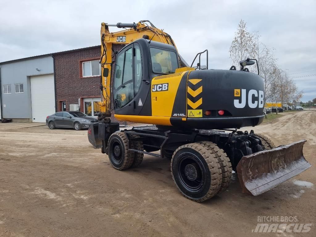 JCB JS 145 W Gumikerekes kotrók