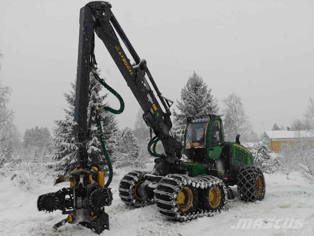 John Deere 1270 G Betakarítók