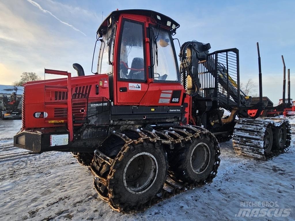 Komatsu 835 Kihordók