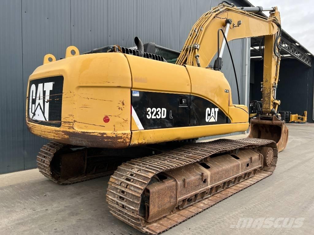 CAT 323D L Lánctalpas kotrók