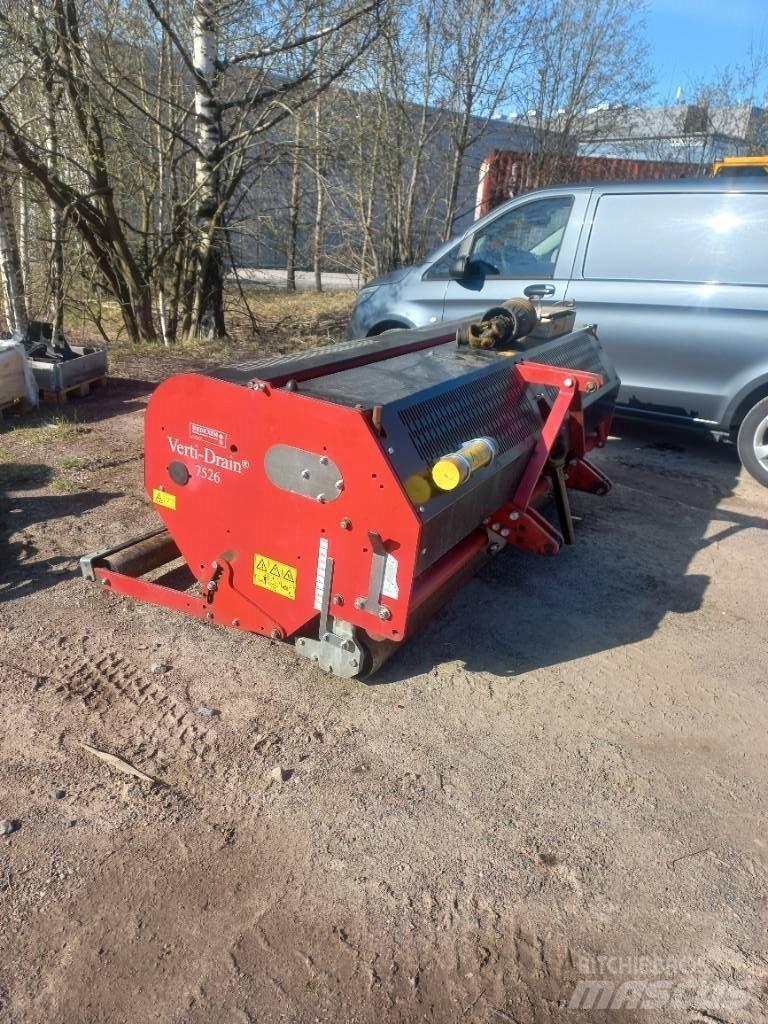 Redexim 7526 Gyepszellőztetők