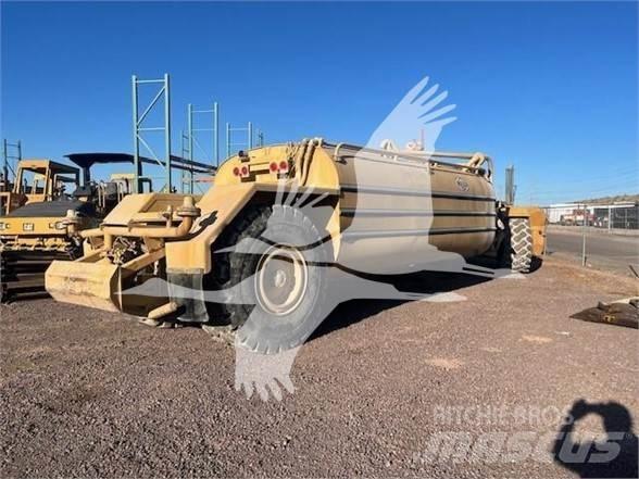 CAT 613C Vízszállító teherautók