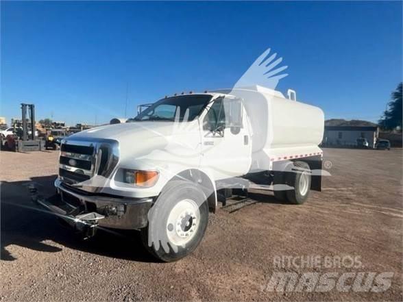 Ford F750 Tartályos teherautók