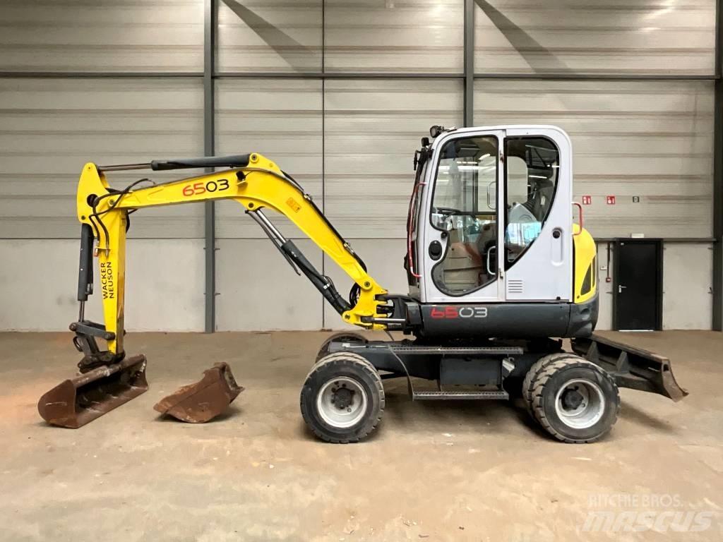 Neuson 6503 WD Gumikerekes kotrók