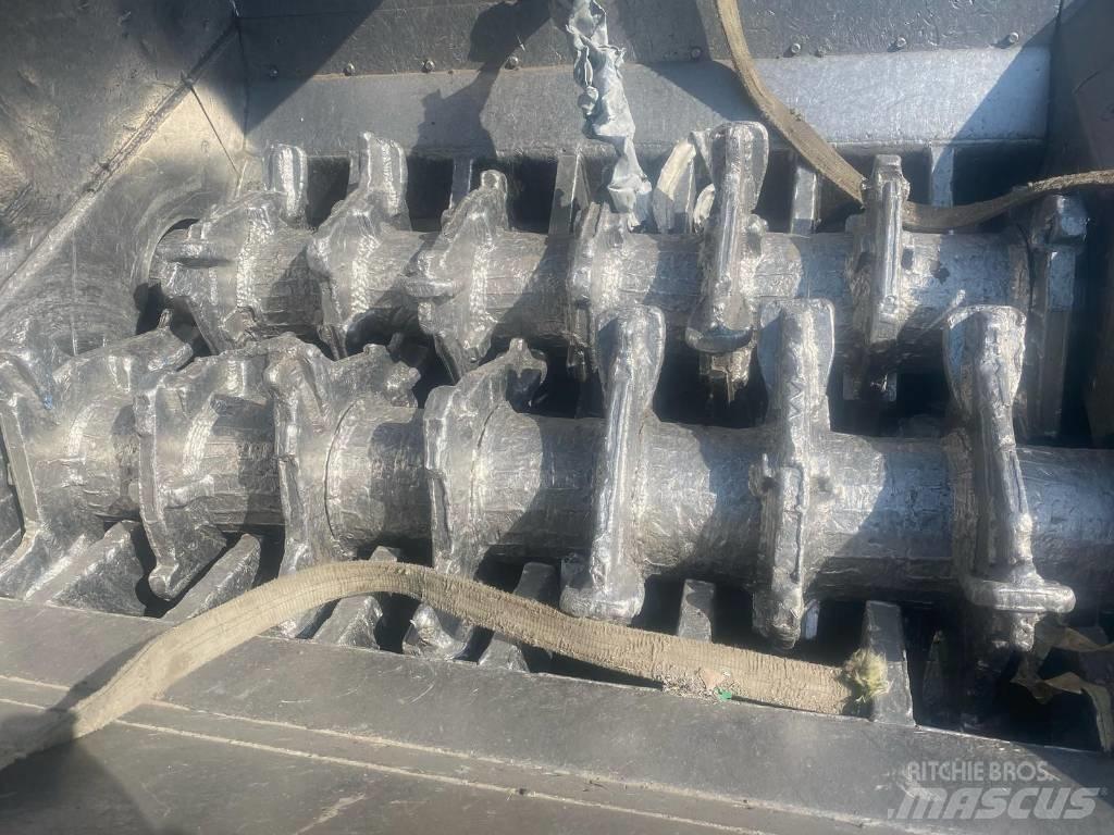 HAAS TYRON 2000XL Anyagmozgatás - Egyebek