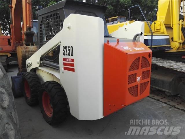 Bobcat S 250 Kompaktrakodók