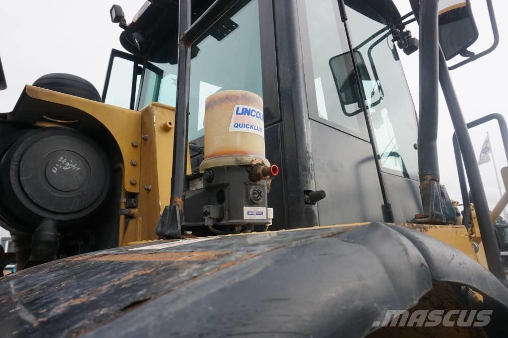 CAT 950 H Gumikerekes homlokrakodók