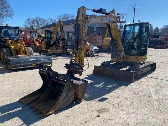 CAT 305 CR Mini kotrók < 7t