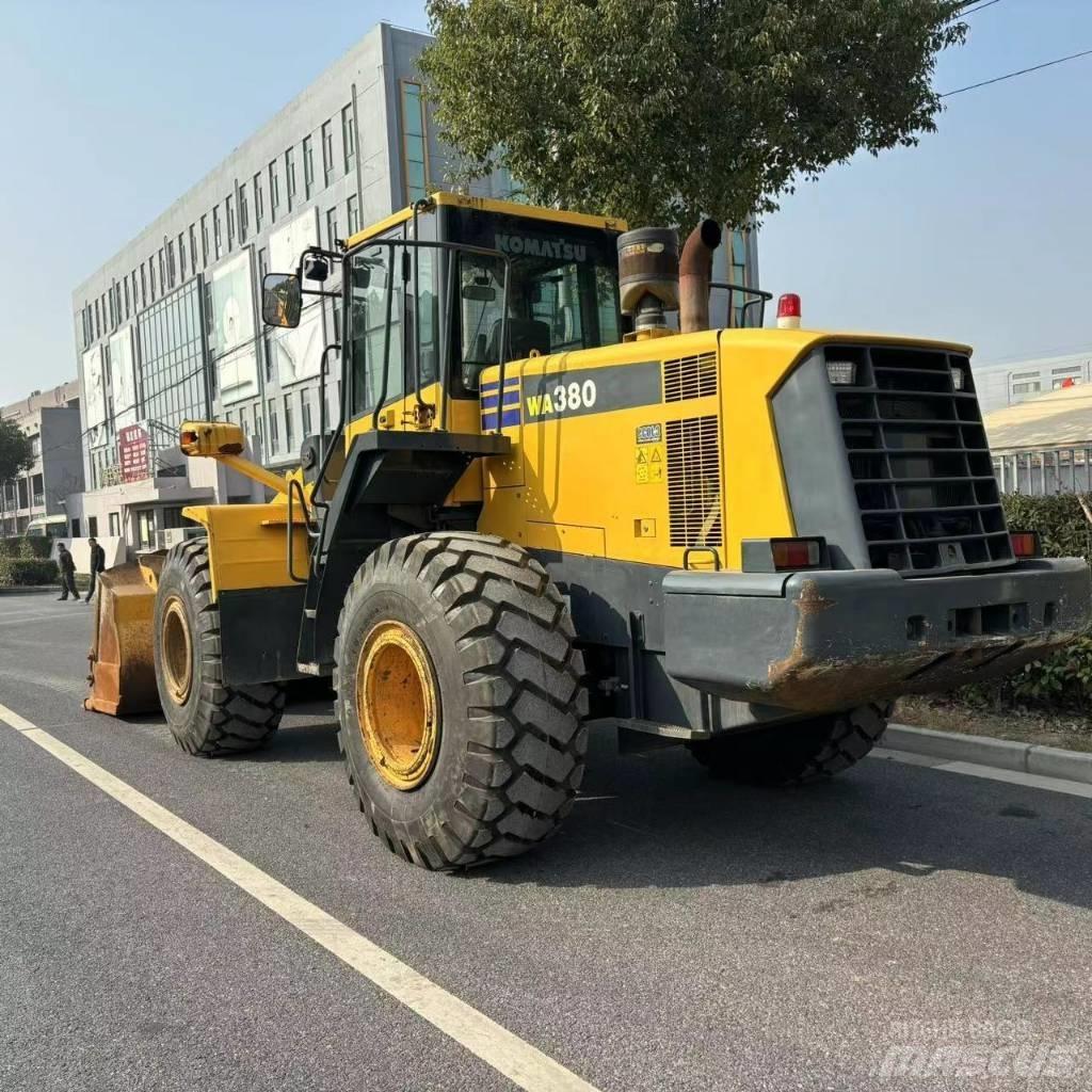 Komatsu 380-6 Gumikerekes homlokrakodók