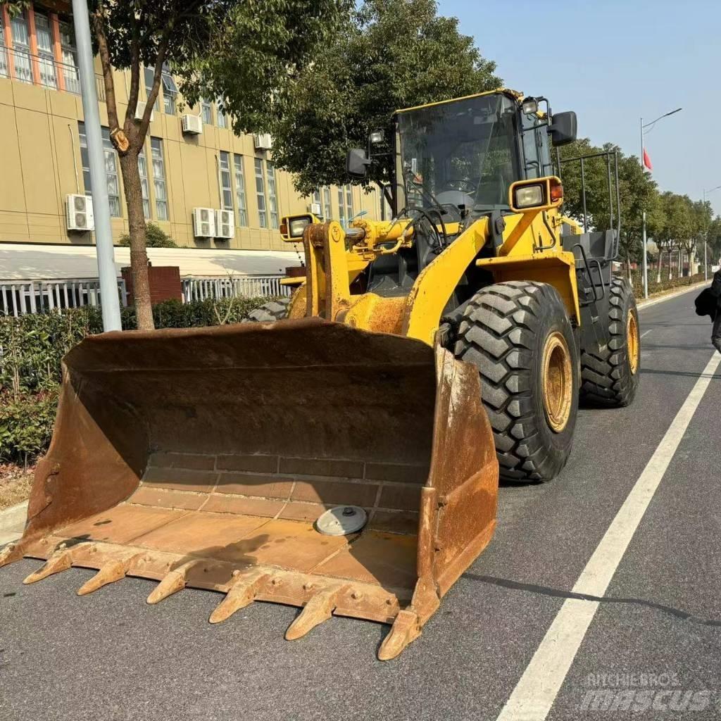 Komatsu 380-6 Gumikerekes homlokrakodók