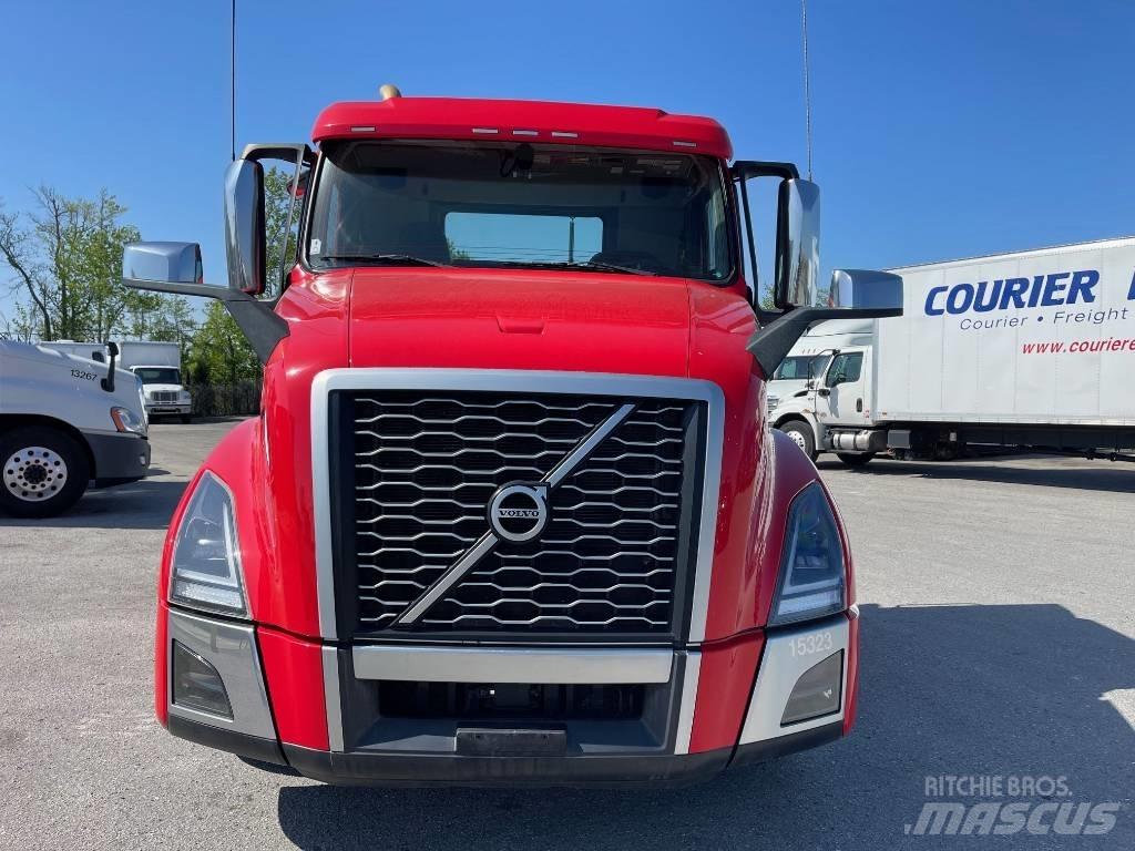 Volvo VNL64T300 Nyergesvontatók