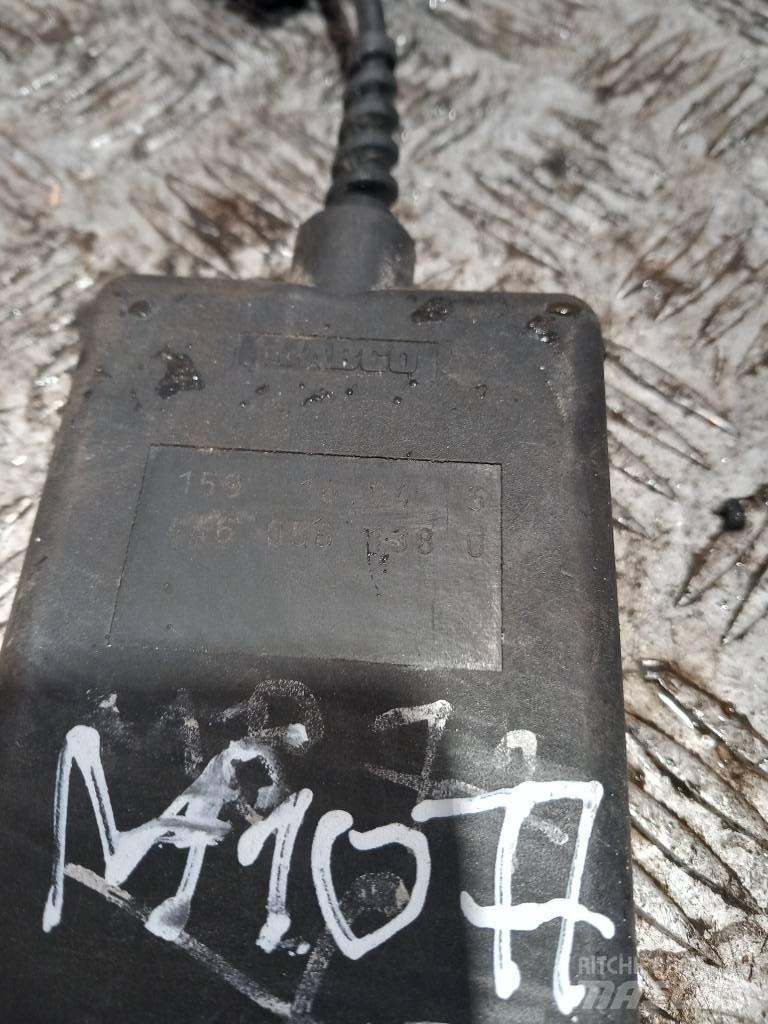 MAN TGA  4460561380 Vezetőfülke és belső tartozékok