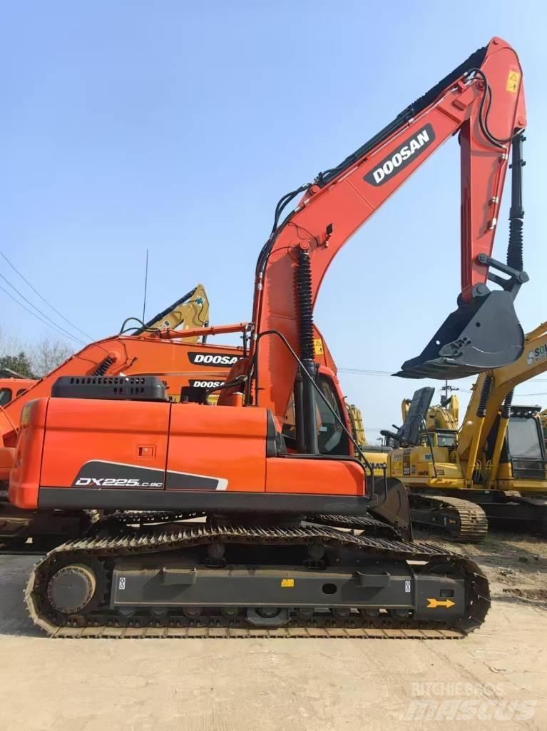 Doosan DX225LC-9C Lánctalpas kotrók