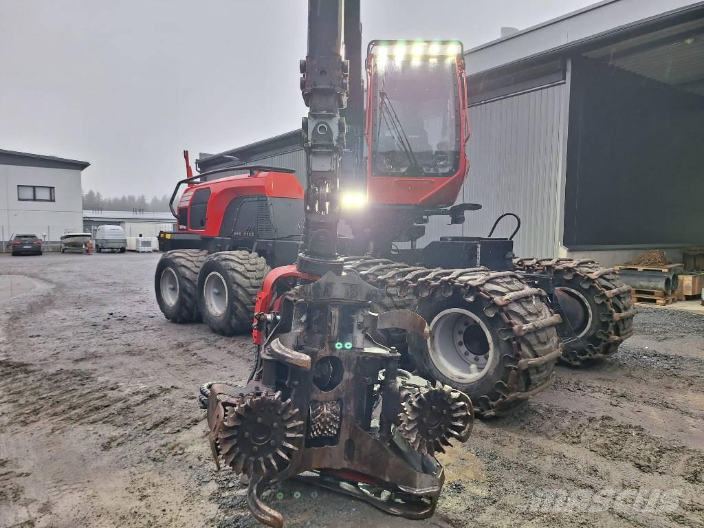 Komatsu 901 XC Betakarítók