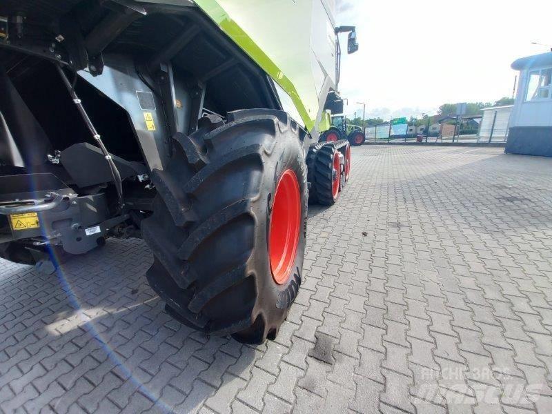 CLAAS Lexion 8800 TT Kombájnok
