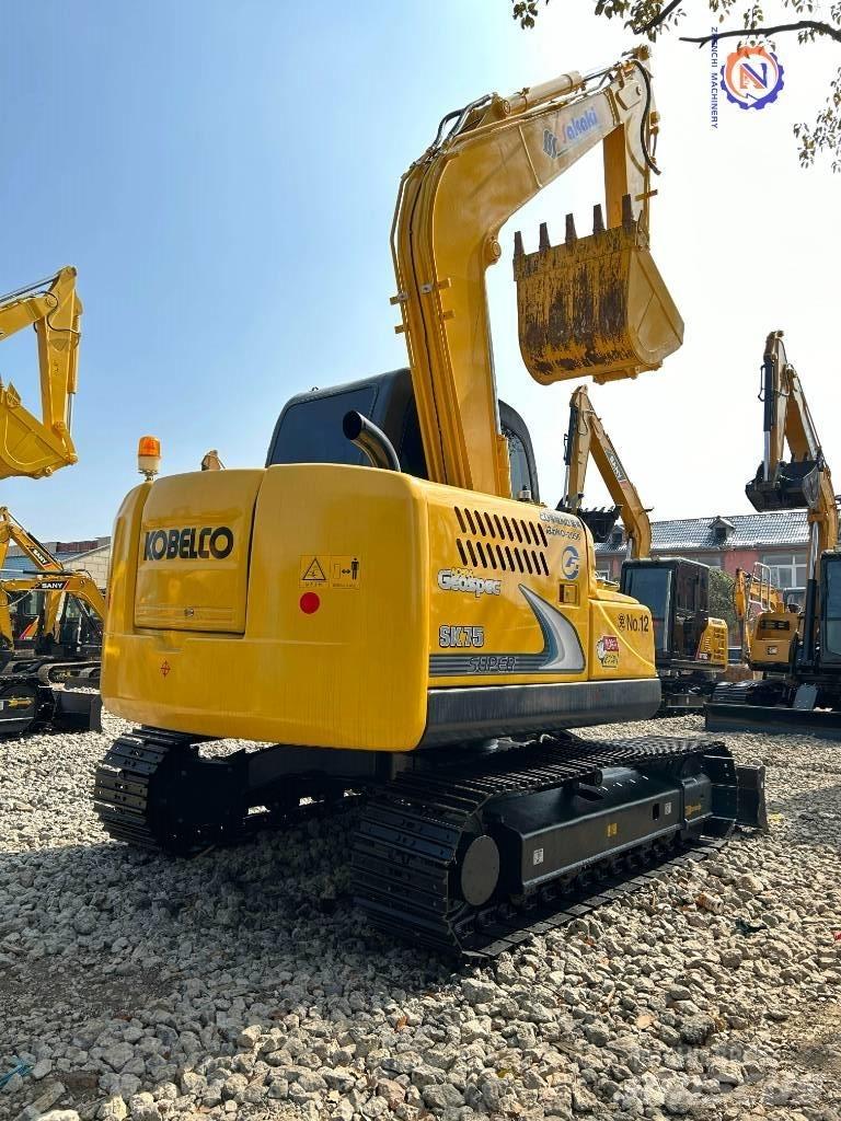 Kobelco SK 75 Közepes (midi) kotrók 7 t - 12 t