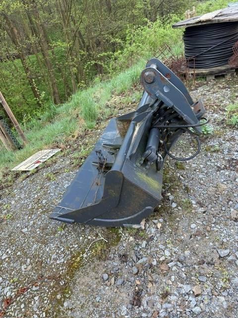 Atlas Mobilbagger Gumikerekes kotrók