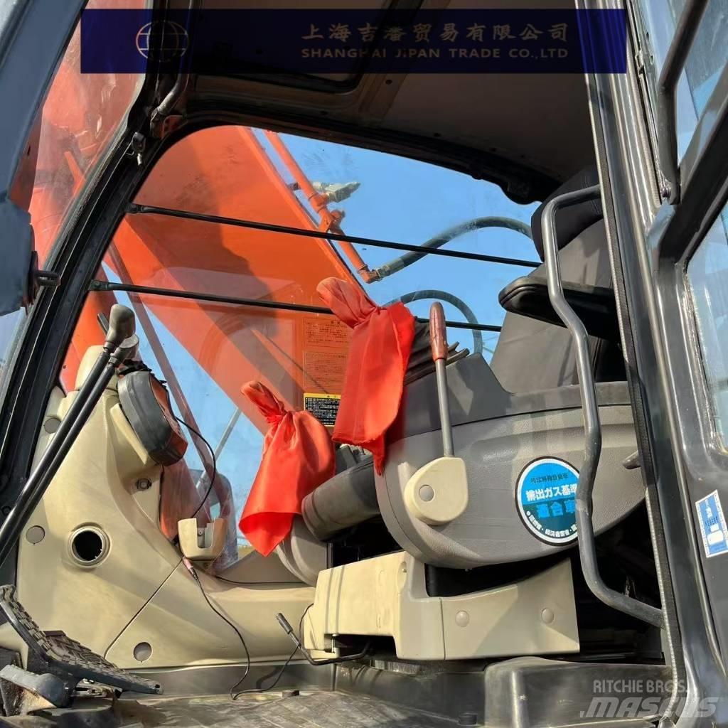 Hitachi ZX 240 Lánctalpas kotrók