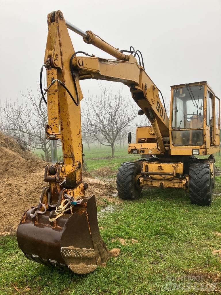 Liebherr A 901 C Gumikerekes kotrók