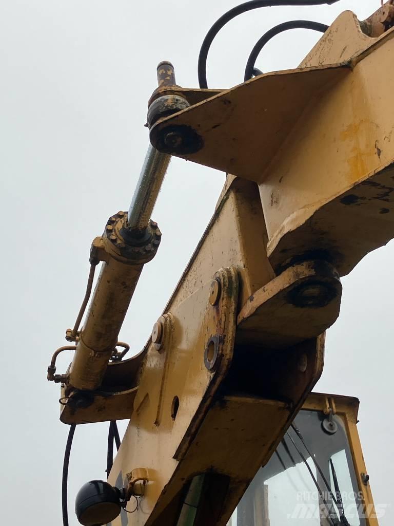 Liebherr A 901 C Gumikerekes kotrók