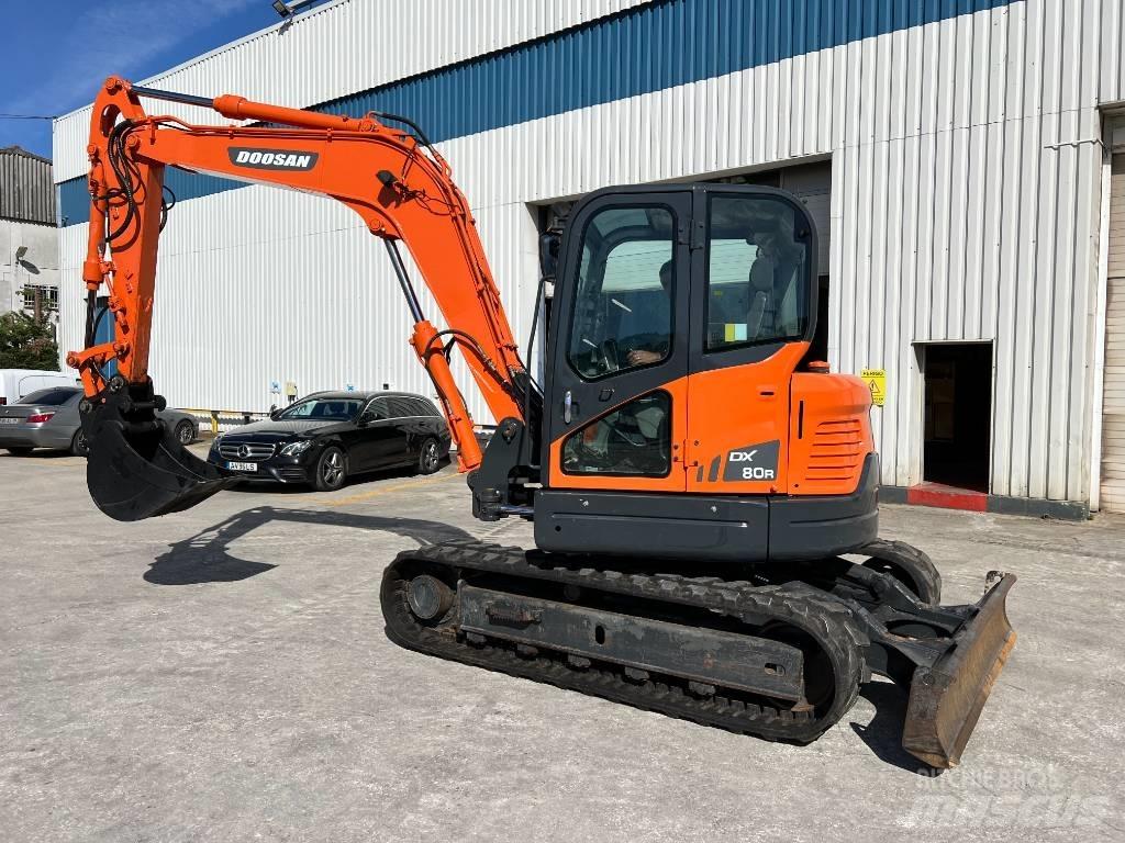 Doosan DX 80 R Közepes (midi) kotrók 7 t - 12 t