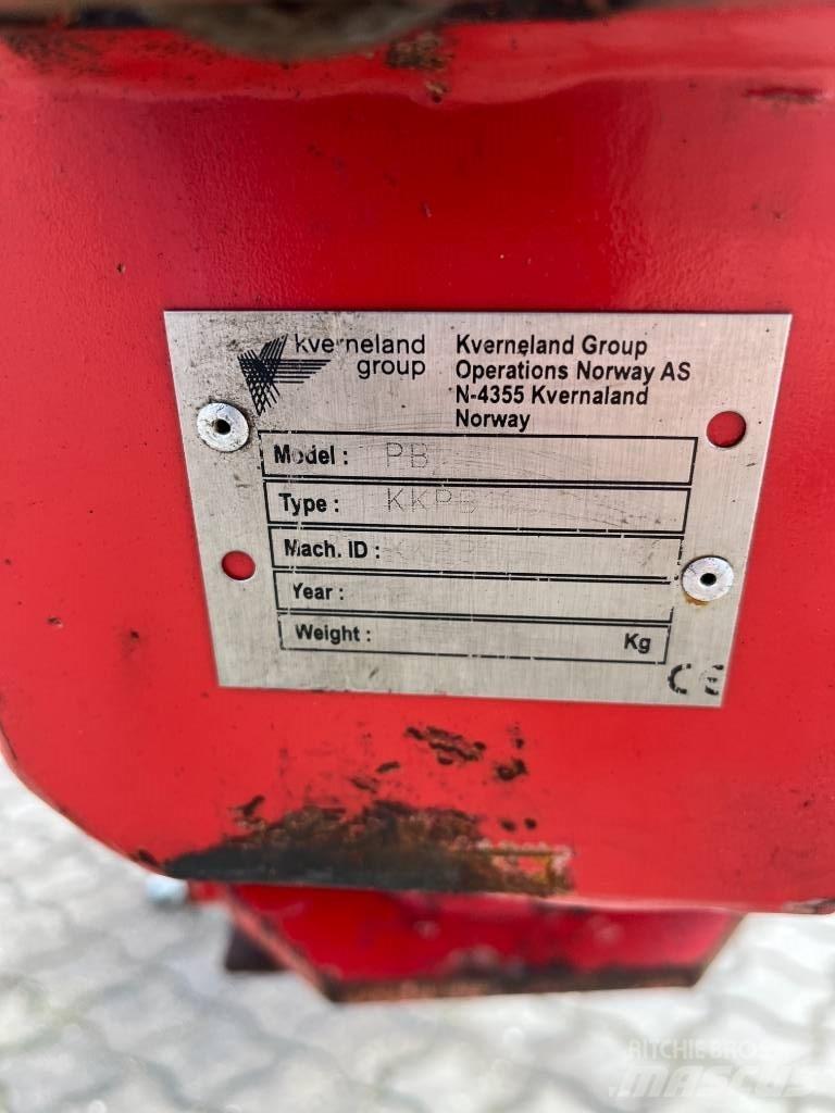 Kverneland PB100 Váltvaforgató ekék
