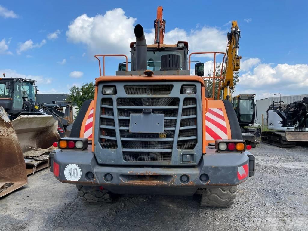 Doosan DL 420 Gumikerekes homlokrakodók