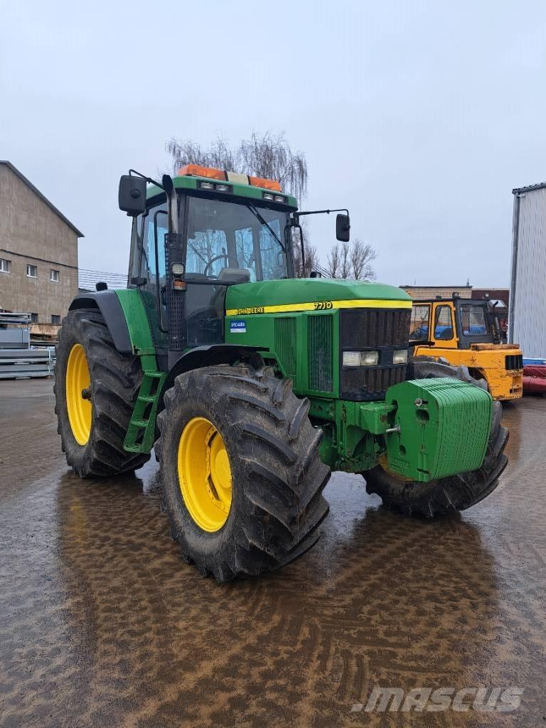 John Deere 7710 Traktorok