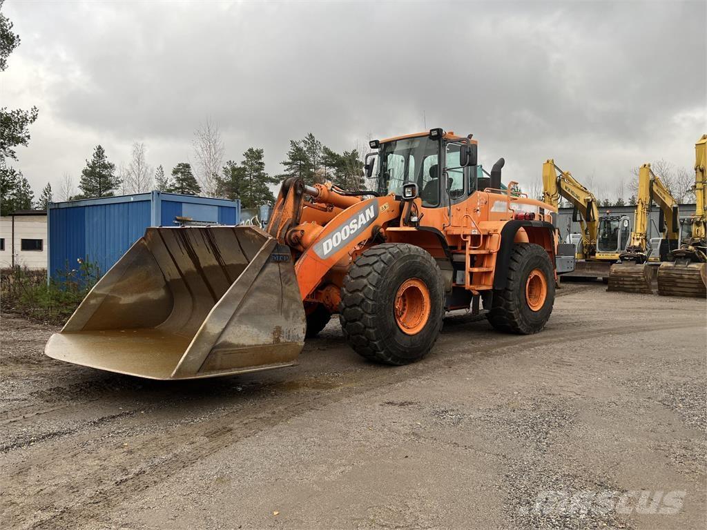 Doosan DL450 Gumikerekes homlokrakodók