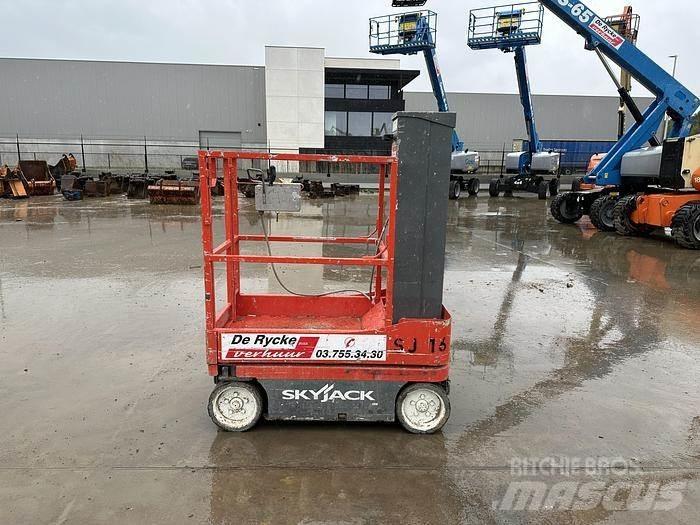 SkyJack SJ16 Ollós emelők