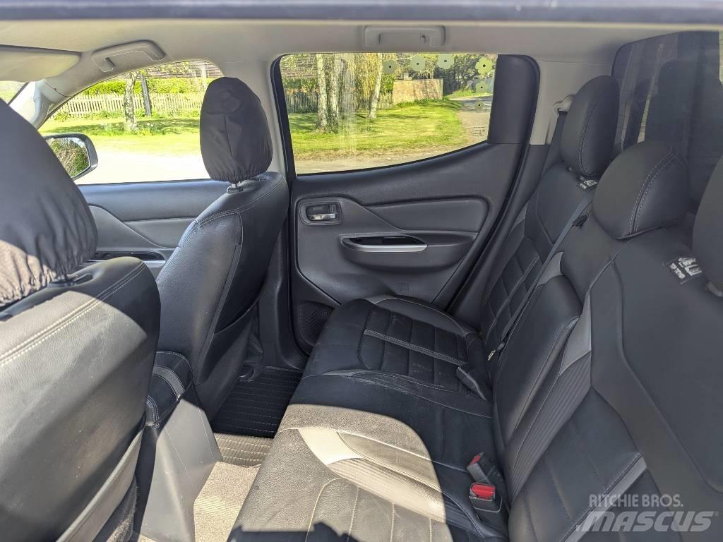 Mitsubishi L 200 Kis teherszállító/Platós kocsi