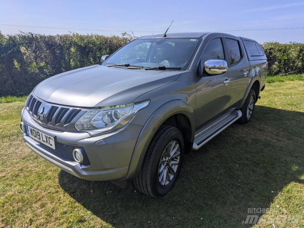 Mitsubishi L 200 Kis teherszállító/Platós kocsi