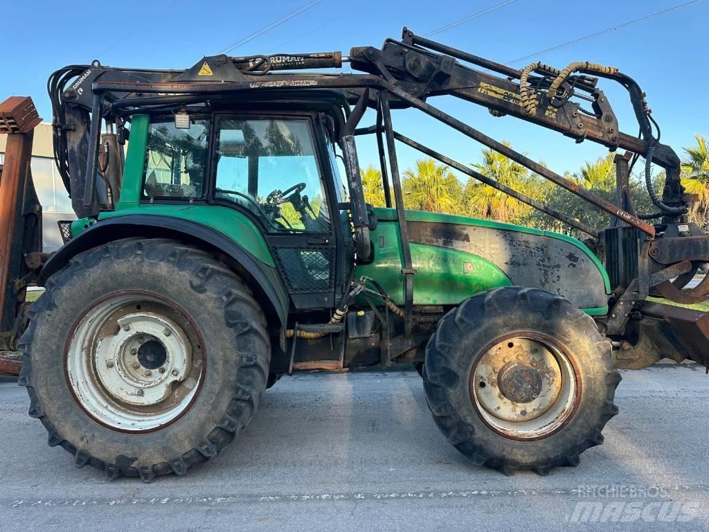 Valtra T130 Erdészeti traktorok