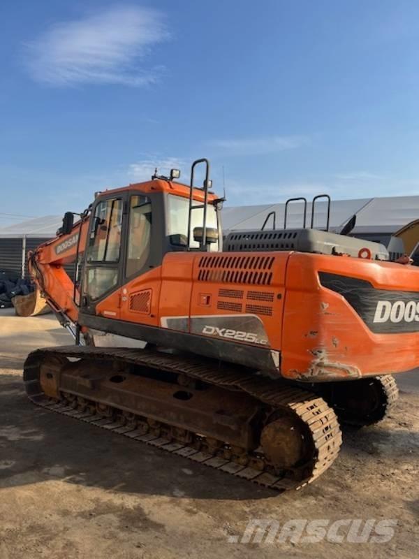 Doosan DX 225 LC-5 Lánctalpas kotrók