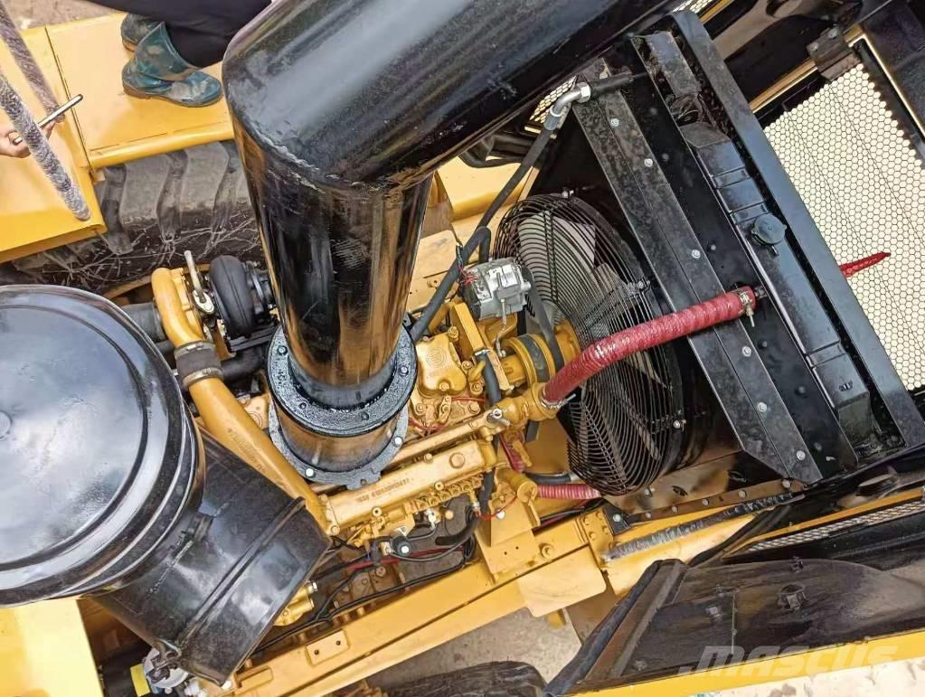 CAT 966 H Gumikerekes homlokrakodók