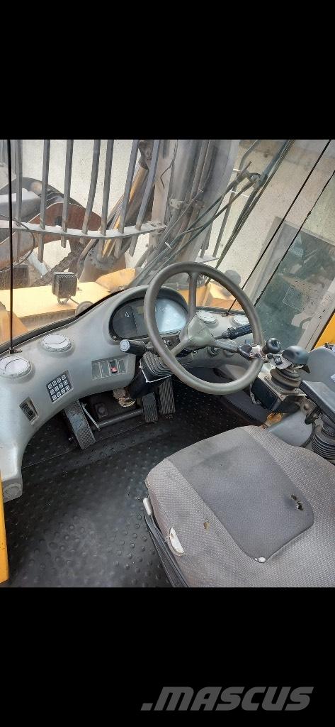 Volvo L 180 E Gumikerekes homlokrakodók