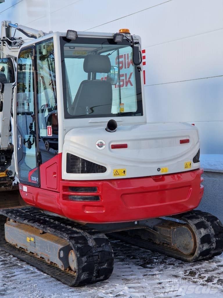Takeuchi TB 250 Mini kotrók < 7t