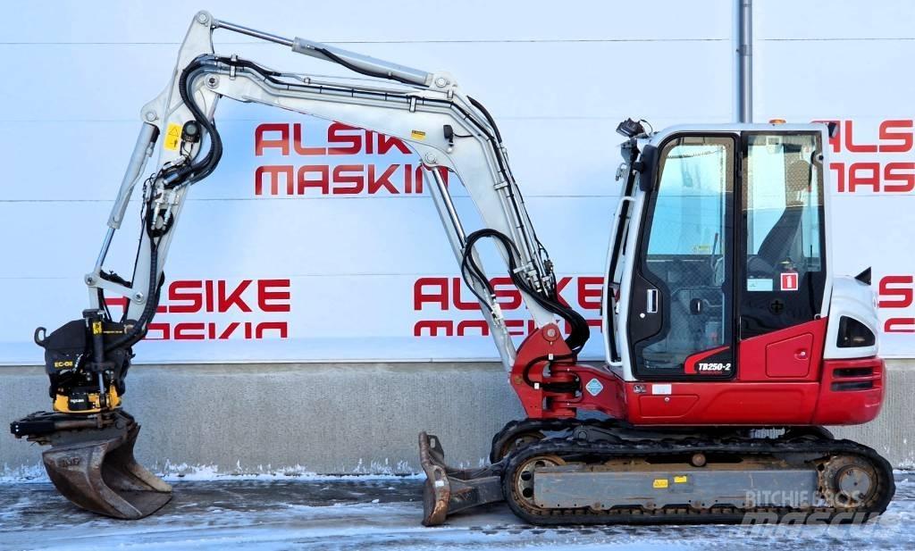 Takeuchi TB 250 Mini kotrók < 7t