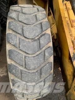 CAT 910 Gumikerekes homlokrakodók