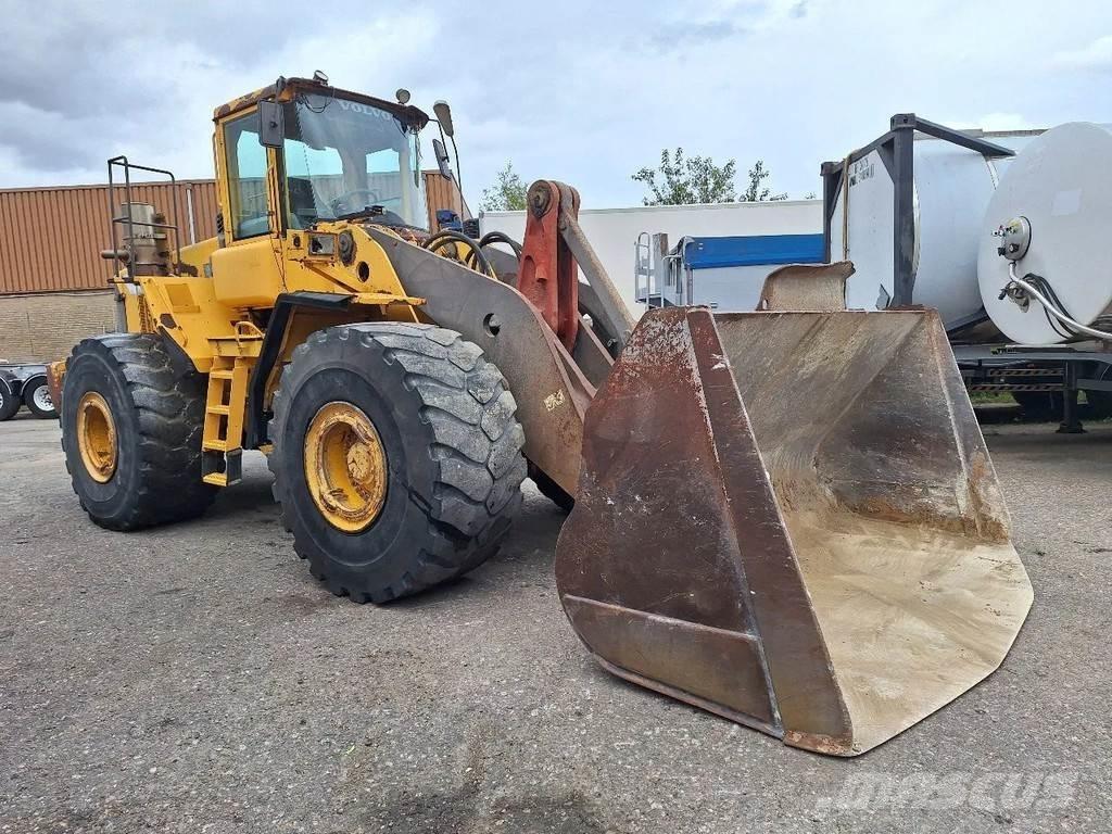 Volvo L220D Gumikerekes homlokrakodók
