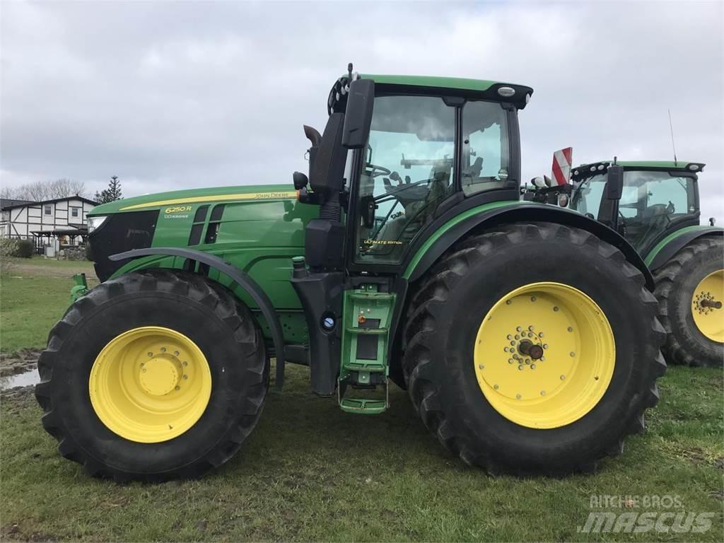 John Deere 6250R Traktorok