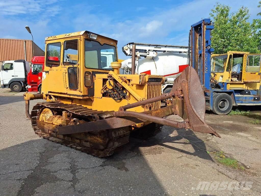 Komatsu D45-1 lánctalpas dózerek