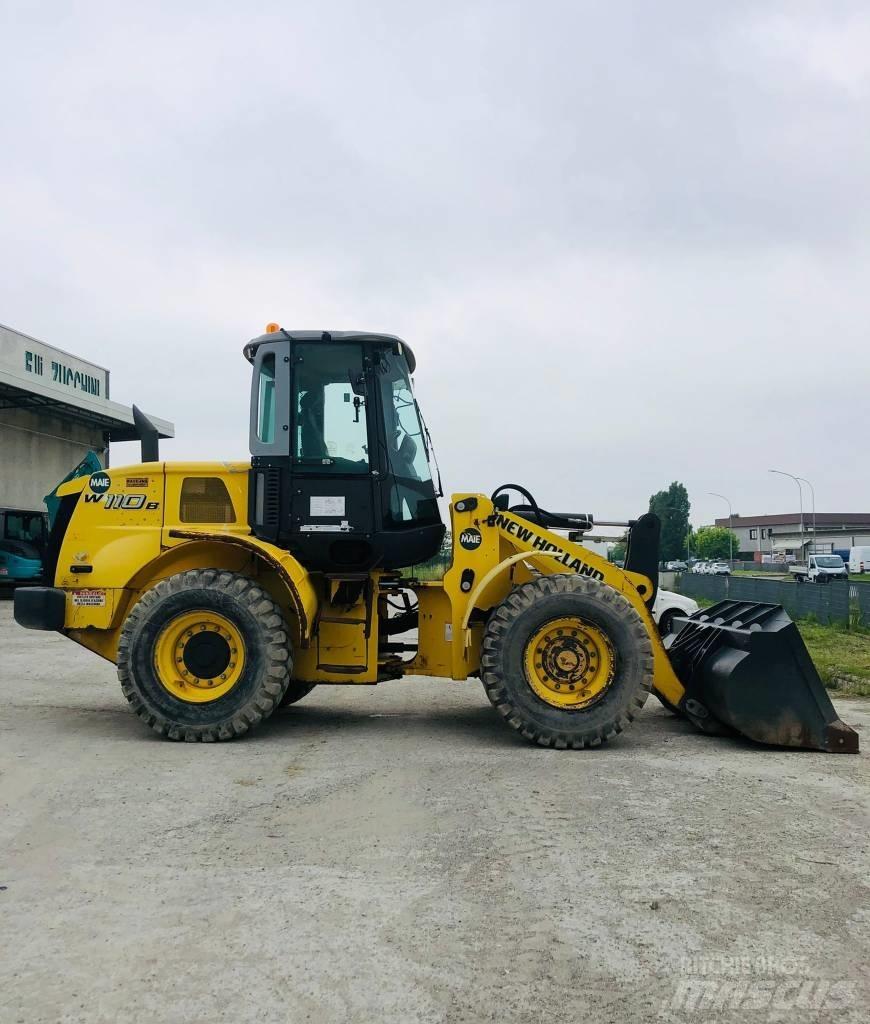 New Holland W 110 B Gumikerekes homlokrakodók
