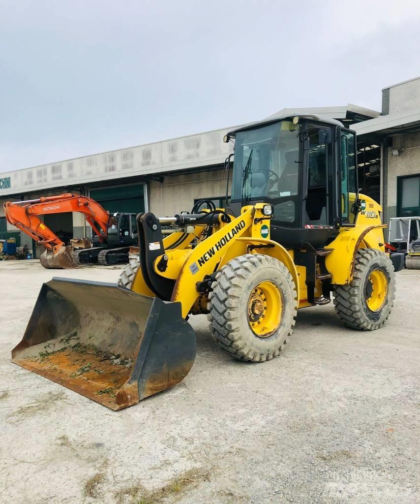 New Holland W 110 B Gumikerekes homlokrakodók