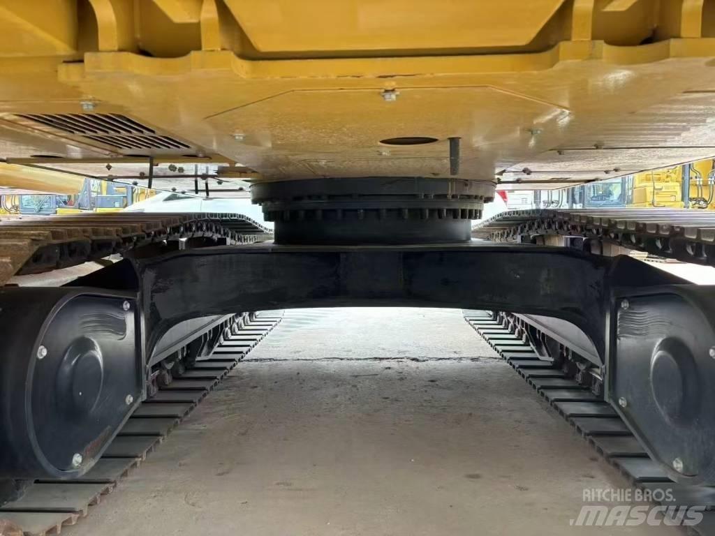 CAT 320 E Lánctalpas kotrók