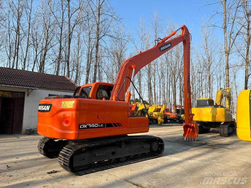 Doosan DX 140 Mini kotrók < 7t