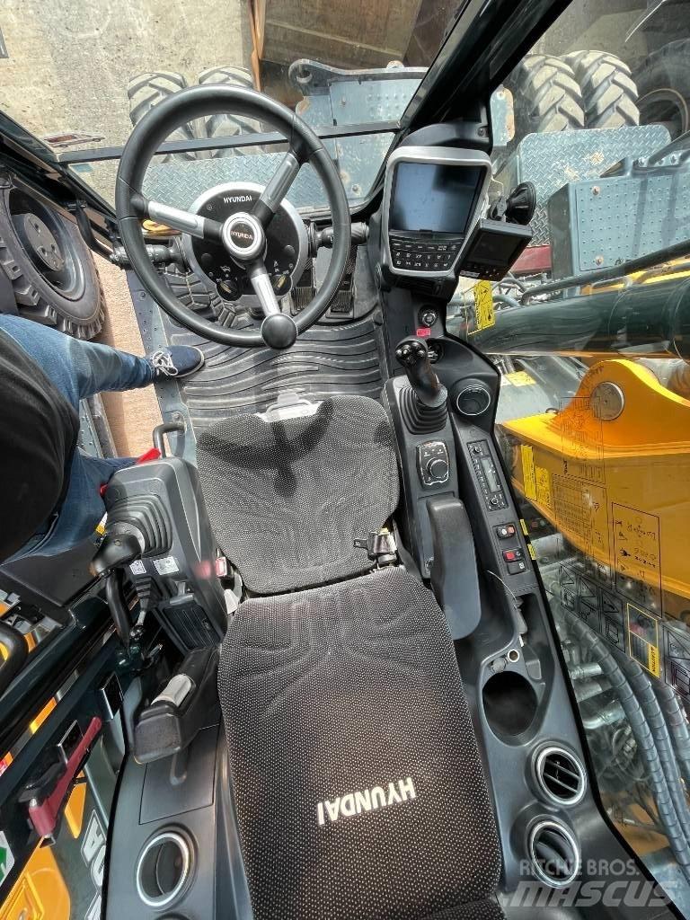 Hyundai HW140 Gumikerekes kotrók