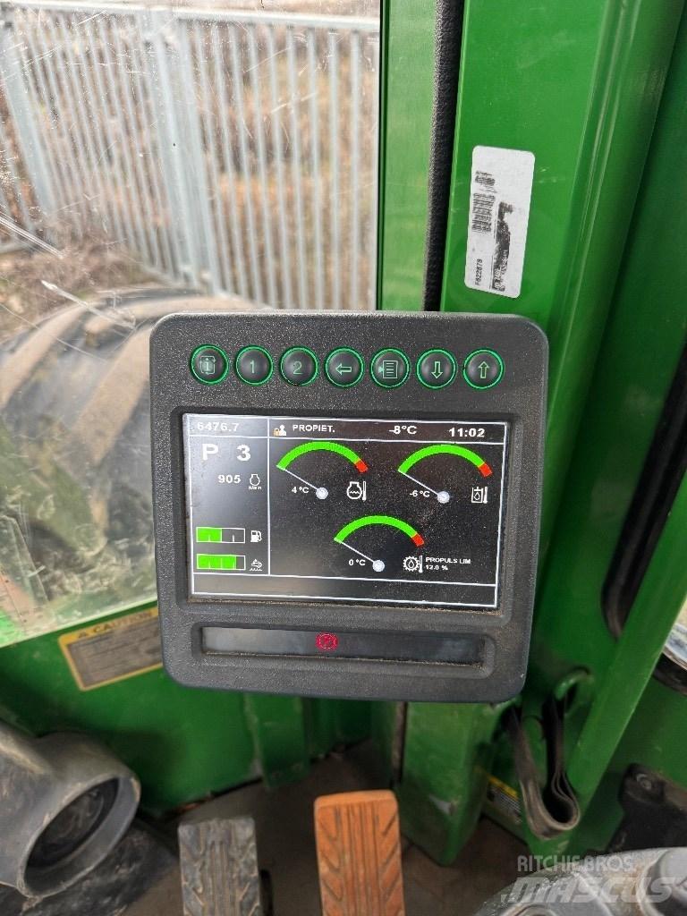 John Deere 748 Vonszolók